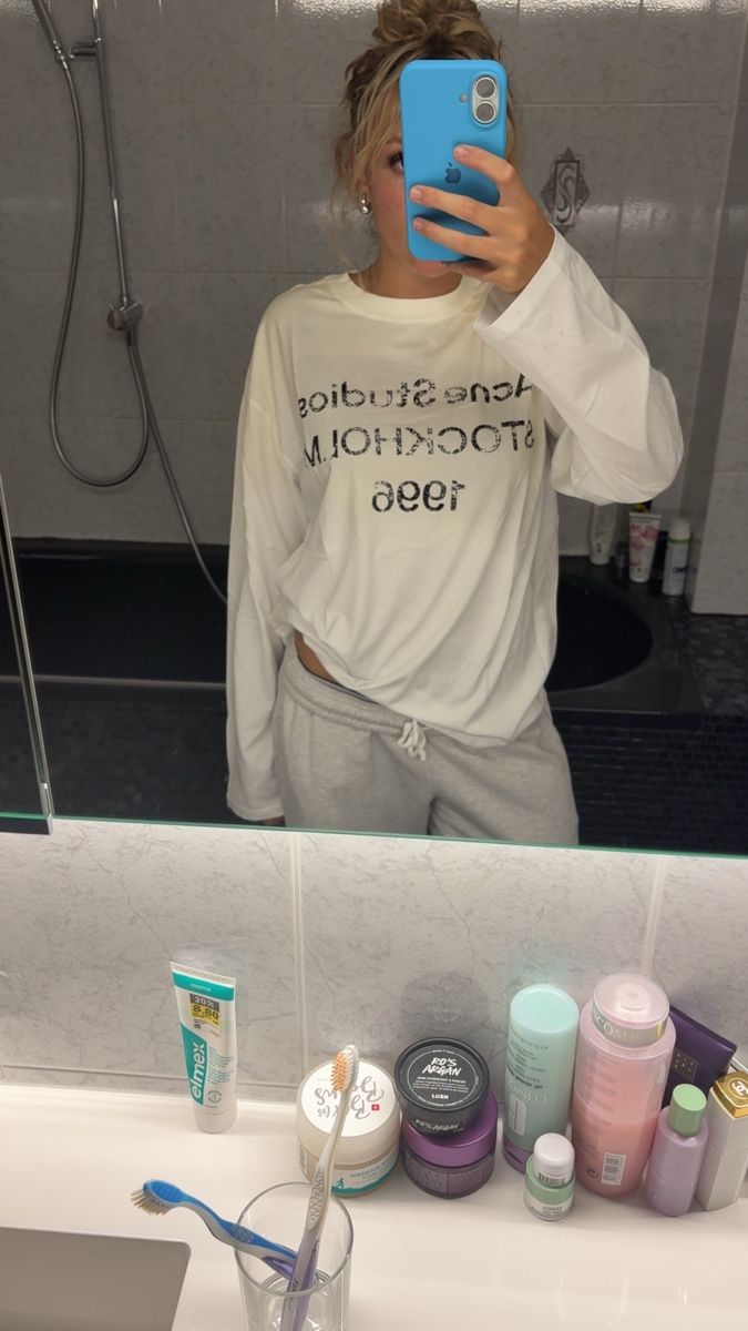 Acne Studios Pullover & Sweatshirts: Long-sleeve Acne Studios – Neu (gemäss Beschreibung) aus Le Grand-Saconnex von c7w_ngx7