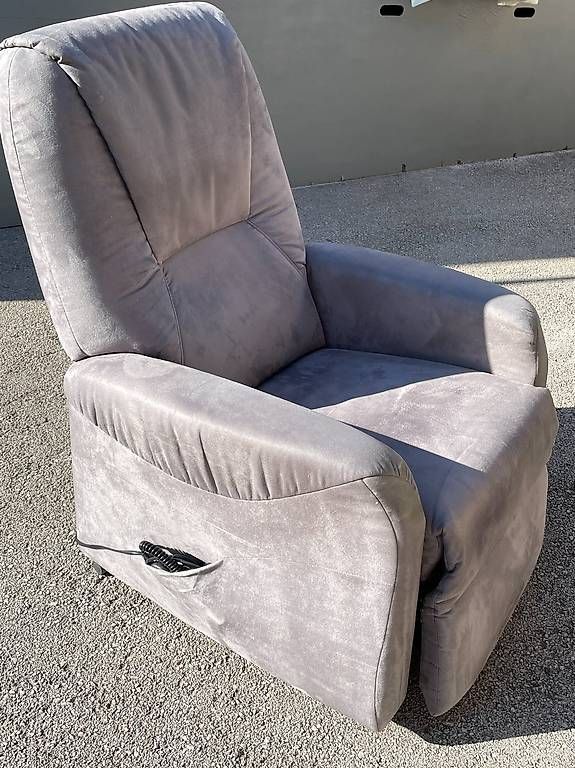 Poltrone: Fauteuil  électrique  – Usato da Boveresse venduto da jck_f8bj