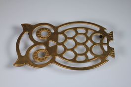 Vintage Untersetzer Eule aus goldfarbenem Metall – FBLM