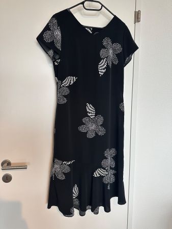 Sommerkleid schwarz mit weissem Blumenmuster -38/40- wie NEU
