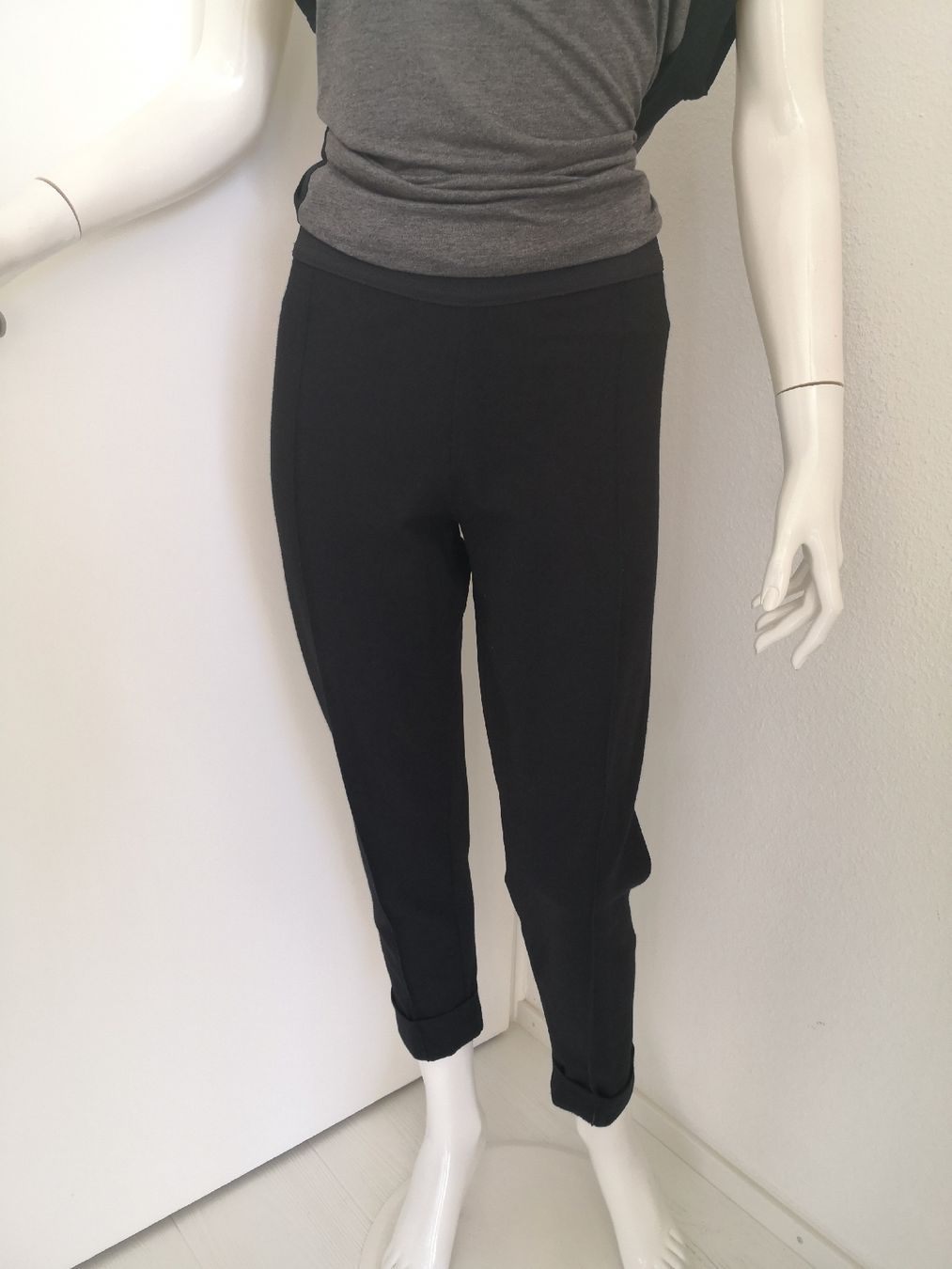 Mango Pantaloni: 🤩 MANGO STRETCH HOSE SCHWARZ MIT ELASTBAND – Usato da Olten venduto da Naja-Twins-Twins 3