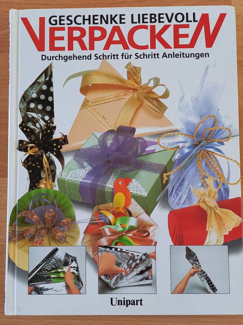 Livres: Buch 'Geschenke liebevoll verpacken' – D'occasion à Obernau par Corolli