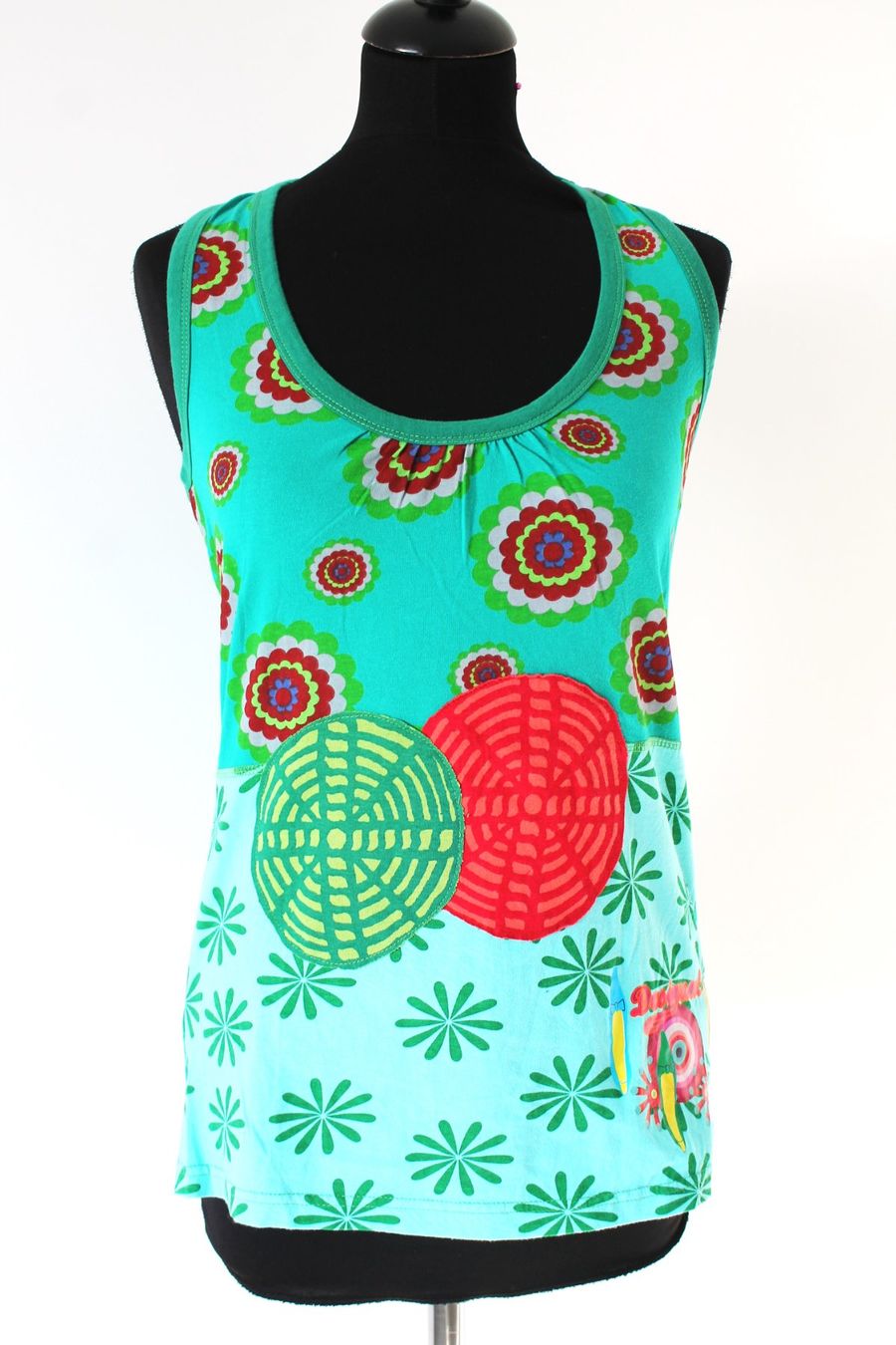 Desigual Top: Top DESIGUAL taille M – Usato da Chez-le-Bart venduto da jasse