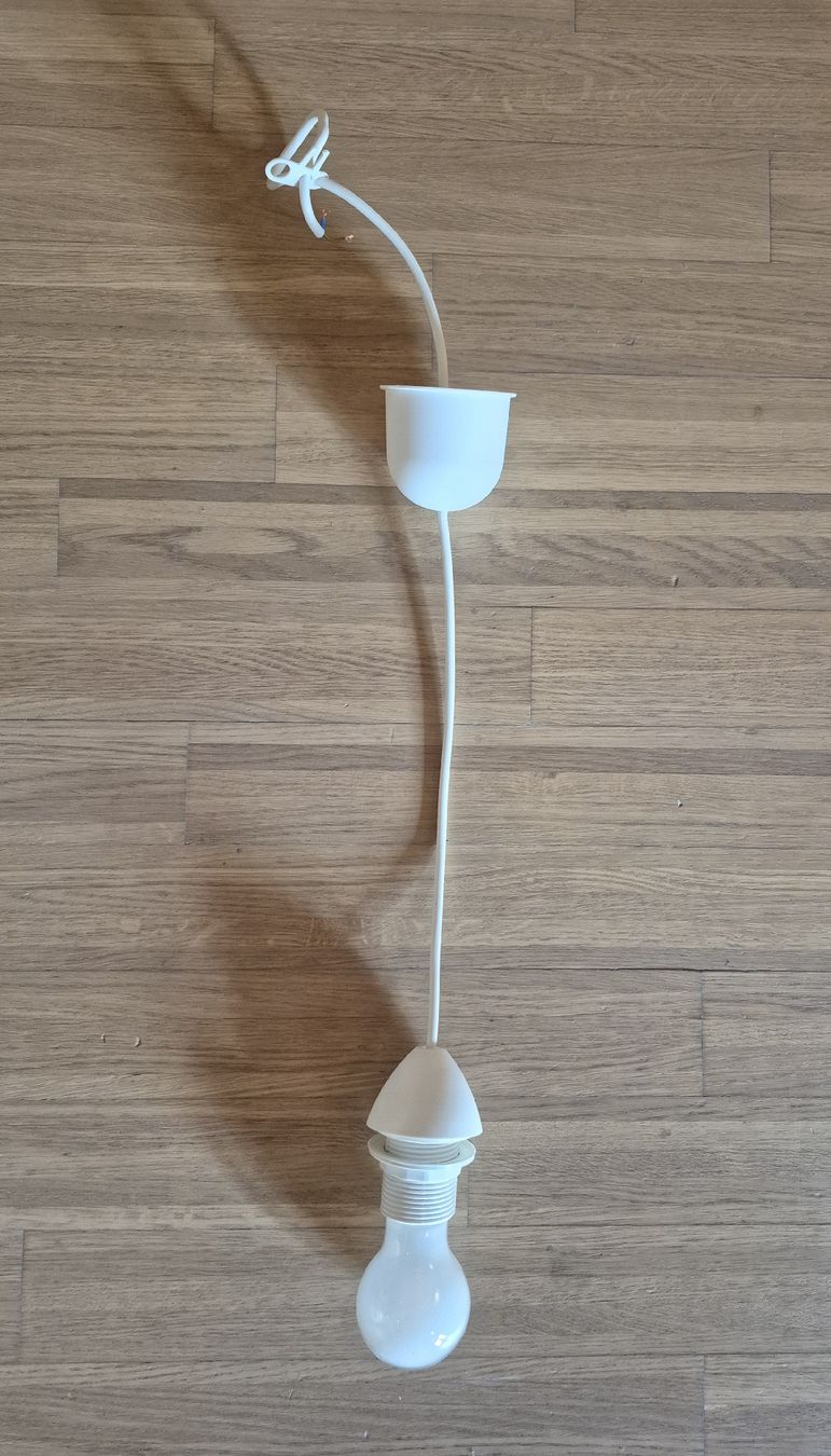 Lampadari & plafoniere: Einfache Lampe - mit Glühbirne – Usato da Volketswil venduto da SwissAir86