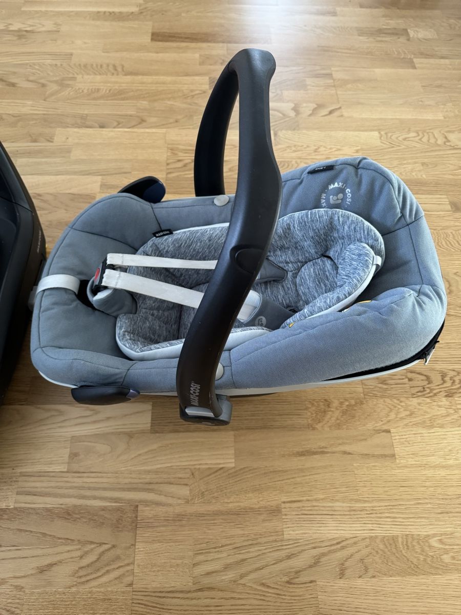 Seggiolini per auto: Maxi Cosi Babyschale Pebble mit Isofix – Usato da Zumikon venduto da ant_n8vp 2