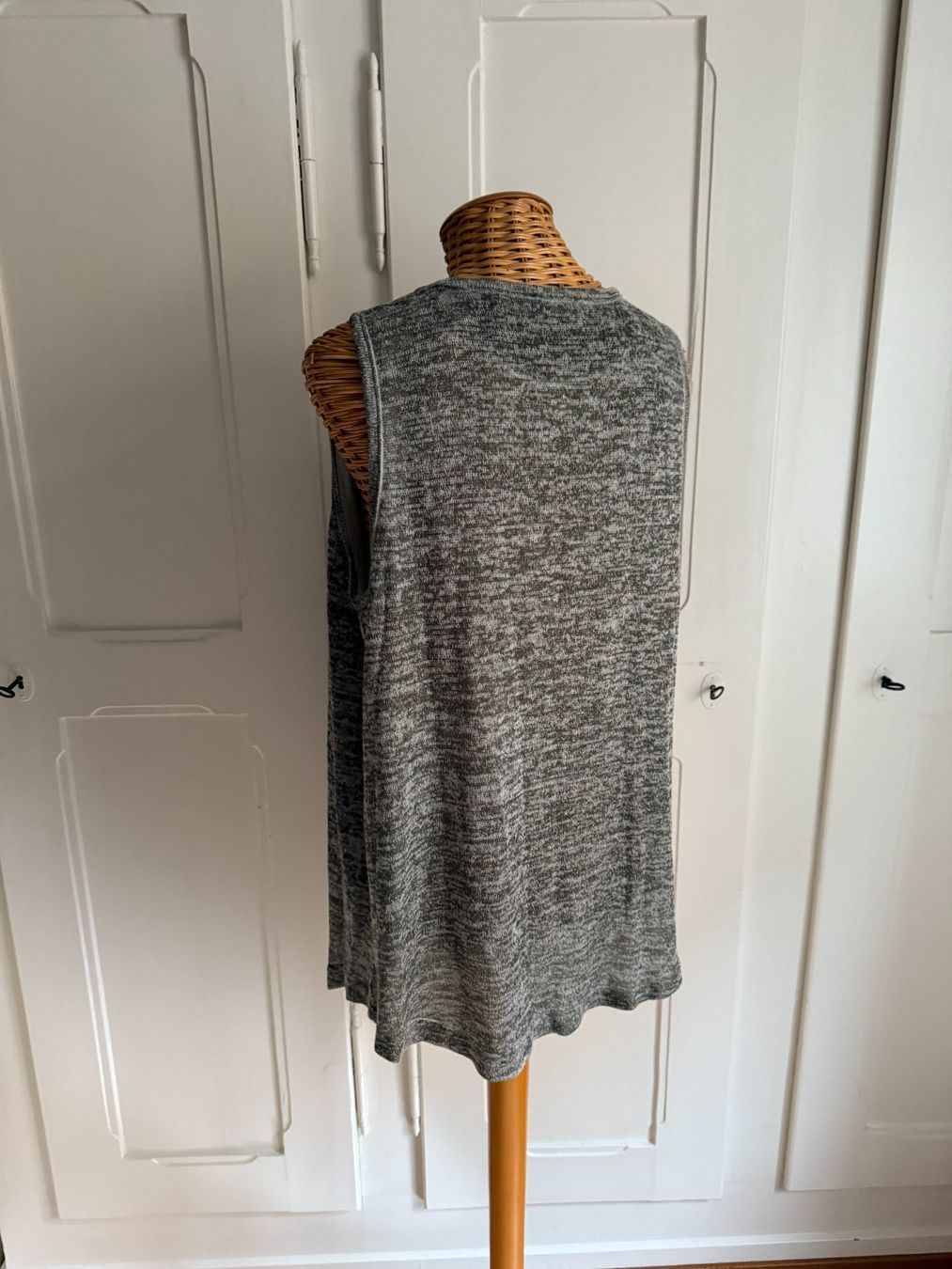 Tops: Stricktop Pullunder grün-weiss meliert L – D'occasion à Zürich par Diazaio 2