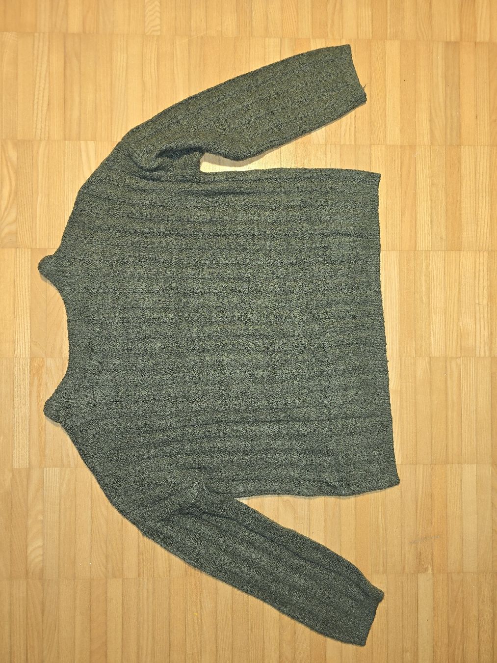 Pullover & Sweatshirts: Warmer Strickpullover in Olivgrün, Grösse XS – Gebraucht aus St. Gallen von A.W.128 3