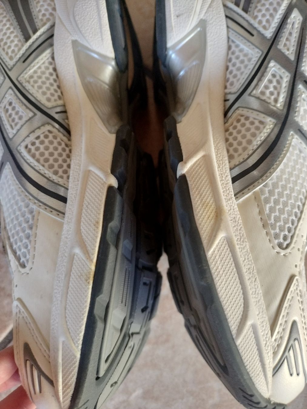 Asics Chaussures hommes: Asics 39,5 – Neuf (Voir description) à Massongex par Amel16 2