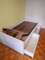Bett mit zwei Schubladen und Matratze