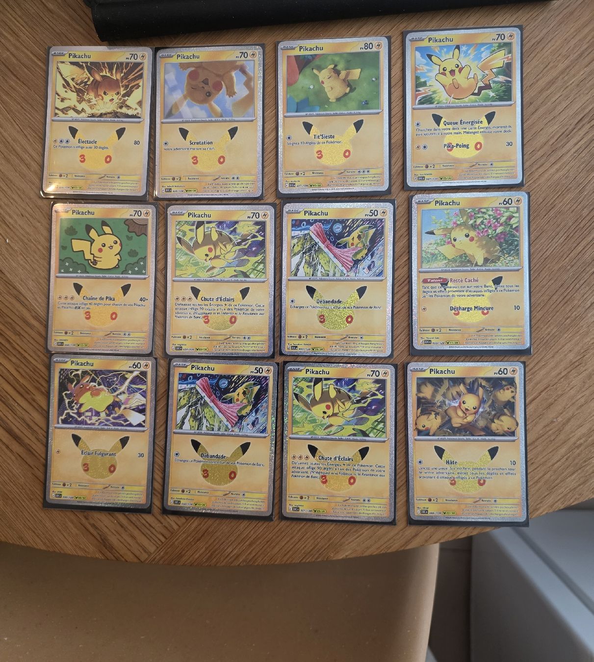 Pokémon Carte collezionabili: pokemon 30 ans  12 Pikachu Fr – Nuovo e nell'imballaggio originale da Lausanne venduto da min_w76q