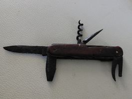 Taschenmesser mit Korkenzieher und Werkzeugen, alt, gebrauch