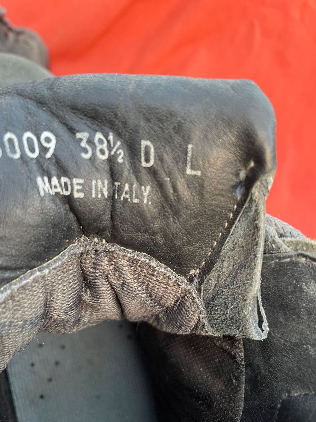 Scarpa Scarpe da donna: Scarpa Wanderschuhe Vibram Sohle Grösse 38.5 gebraucht – Usato da Luzern venduto da nilabintang 3