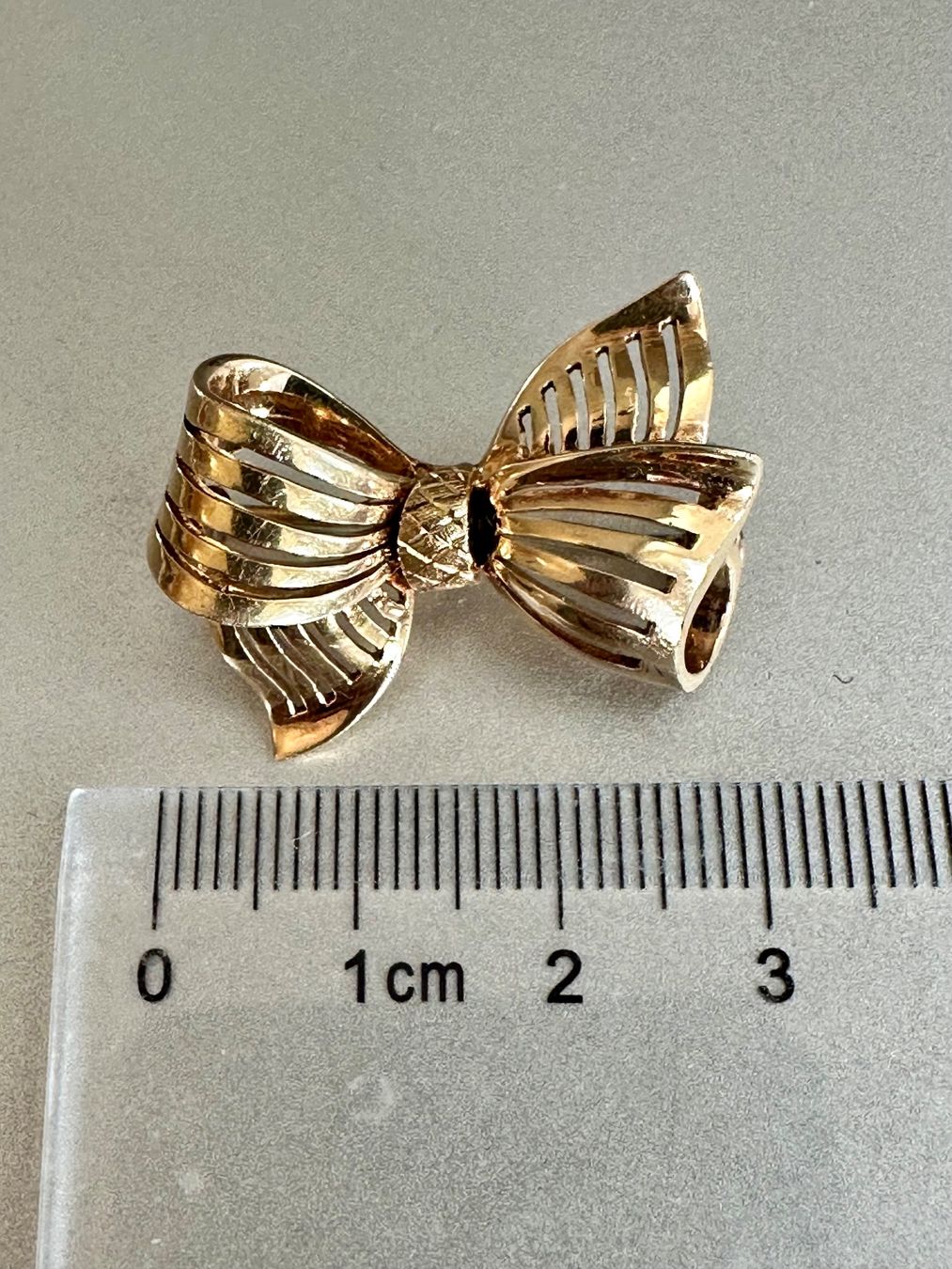 Broschen & Nadeln: Vintage 14K Gold Brosche – Gebraucht aus Onex von Antiqueshow 3