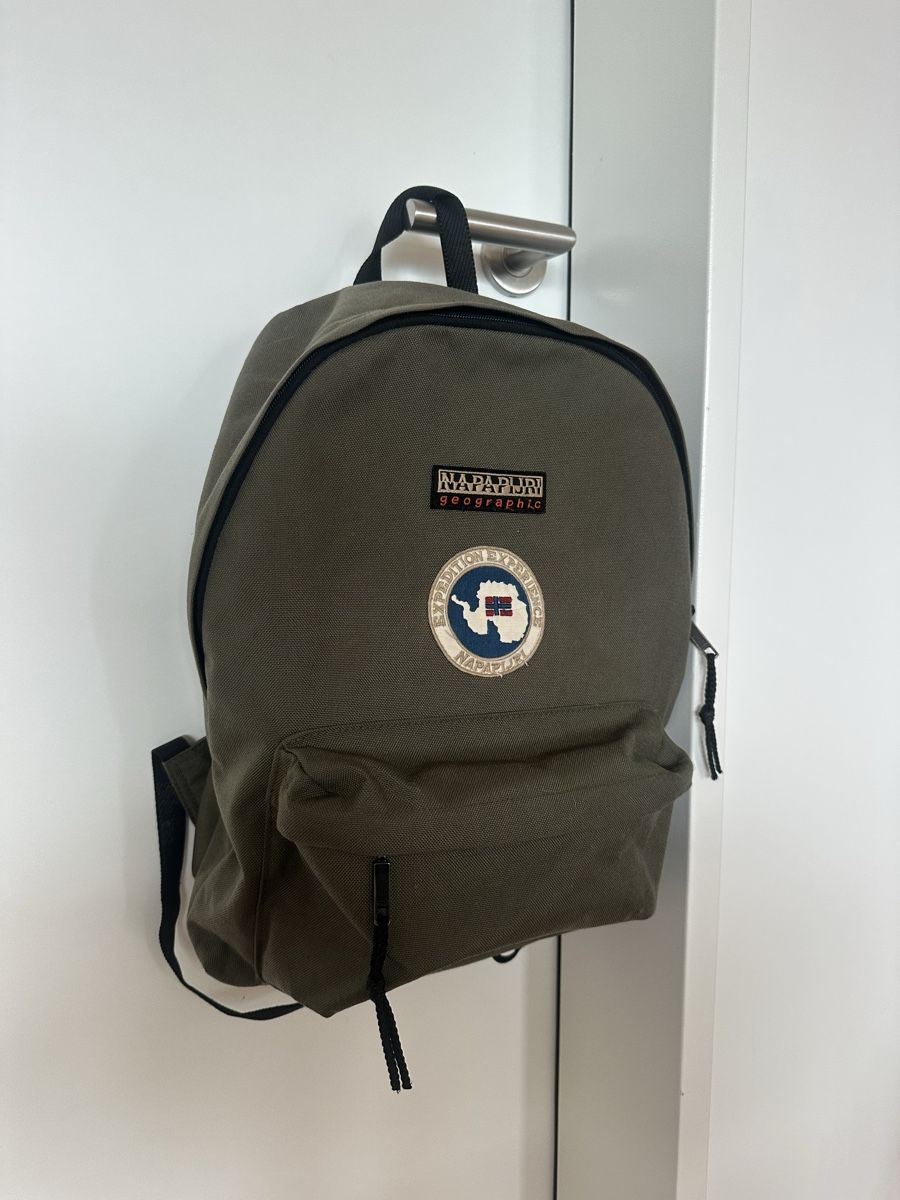 Napapijri Zaini: Napapijri Rucksack, khaki – Usato da Wädenswil venduto da Anina.kastner