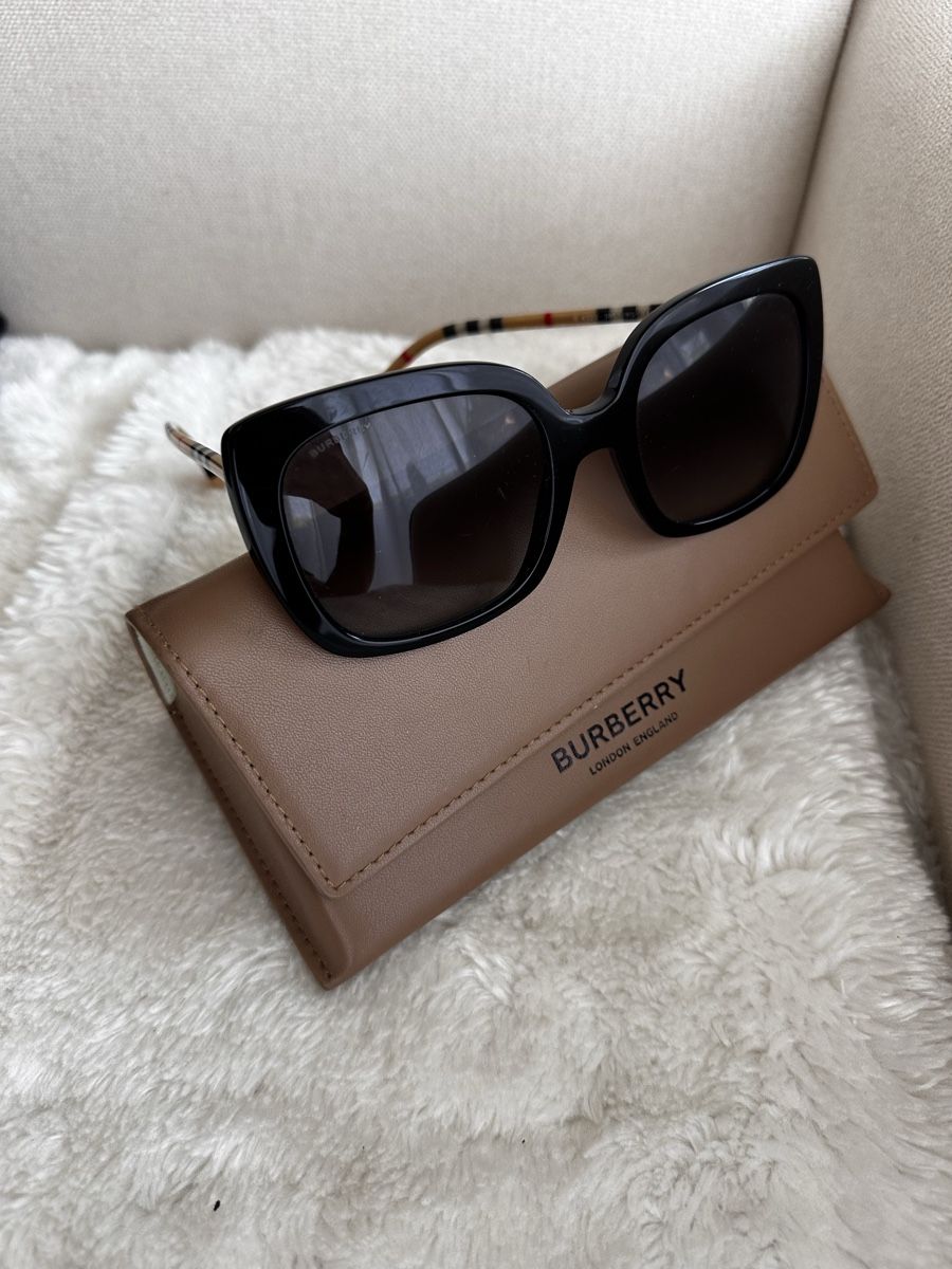 Burberry Brillen & Gläser: Burberry Sonnenbrille – Gebraucht aus Wettingen von n.kloter 1