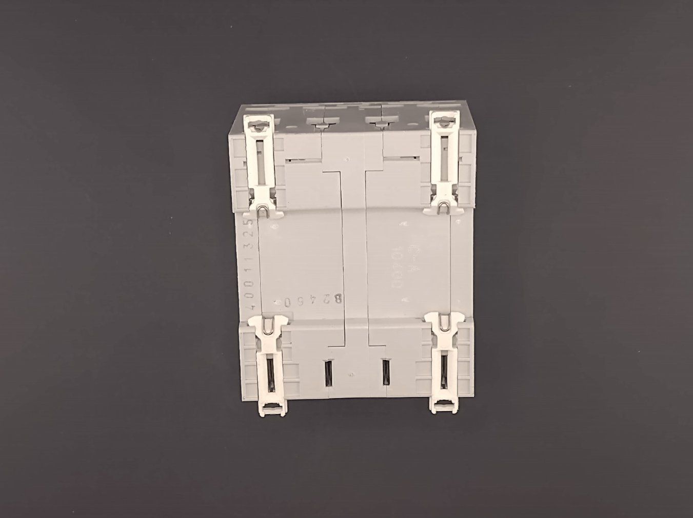 Legrand Interruttori: Legrand 08080 C13 30mA – Usato da Winterthur venduto da Hint17 3