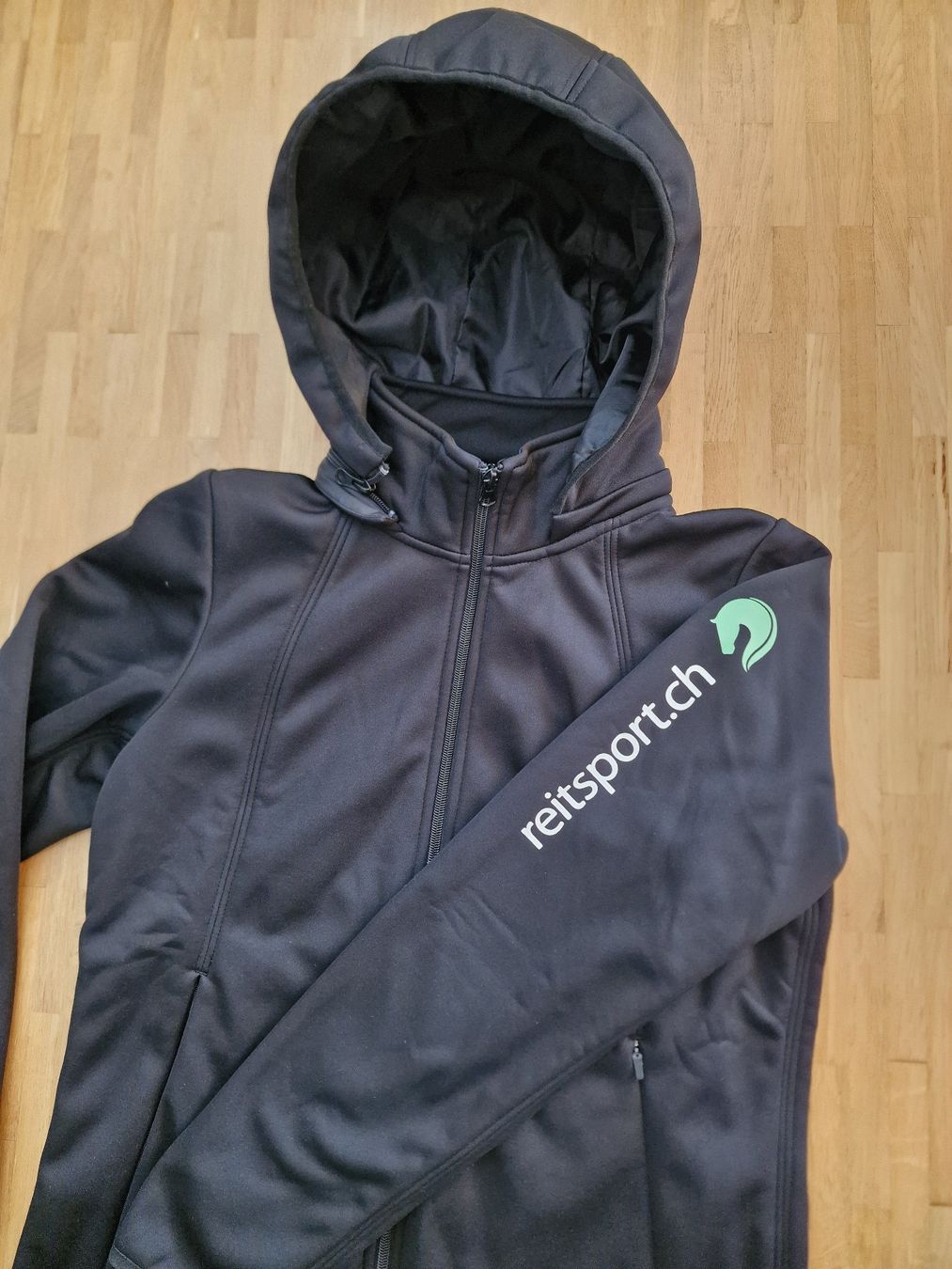 Giacche: Softshell-Reitjacke mit Kapuze, XL - klein geschnitten – Usato da Zürich venduto da Sumsum80 1