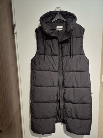 Schwarze, warme Winterweste mit Kapuze, Top Zustand!
