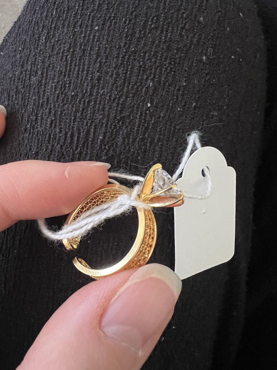 Anelli: Bague Solitaire dorée avec zircone réglable – Nuovo e nell'imballaggio originale da Ropraz venduto da Angy.ruiz 1