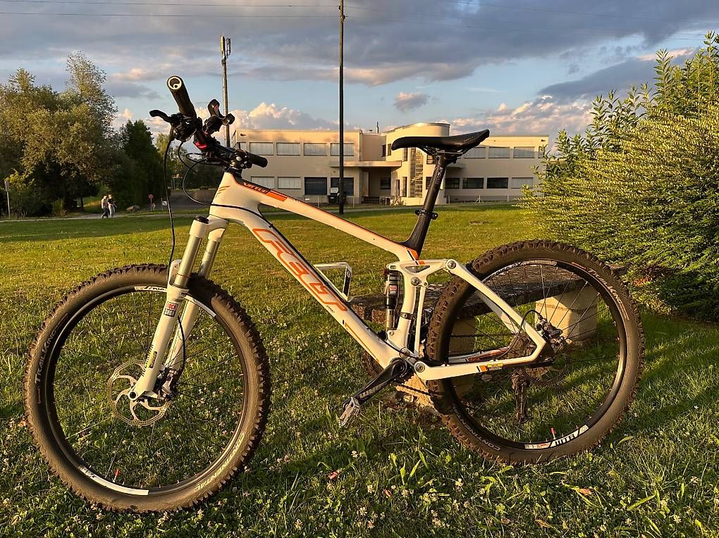 Biciclette: Felt Virtue 3 Carbon Fully / Grösse M – Usato da Nänikon venduto da JCpiquerez