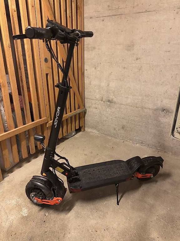 Kickboard: Monopattino elettrico Joyor T10 – Usato da Giubiasco venduto da luc_pc2g