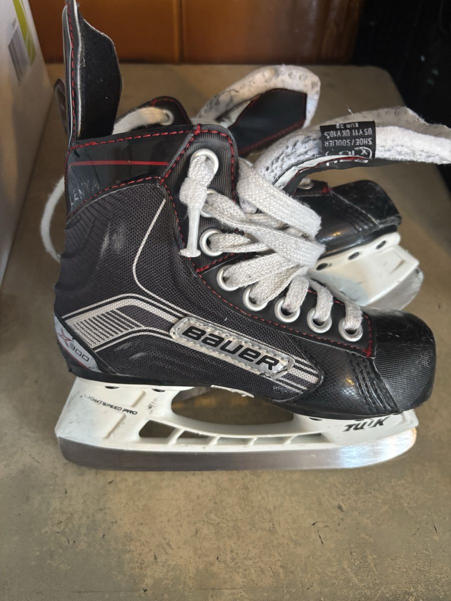Bauer Patins à glace: Bauer Schlittschuhe 28 – D'occasion à Weiach par Mona310