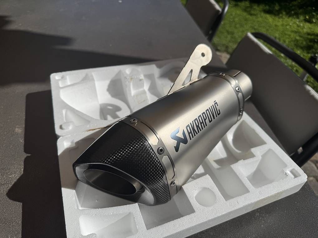 Sistemi di scarico: BMW S1000RR 09-14 Akrapovic – Nuovo e nell'imballaggio originale da Schinznach Dorf venduto da Schinichii