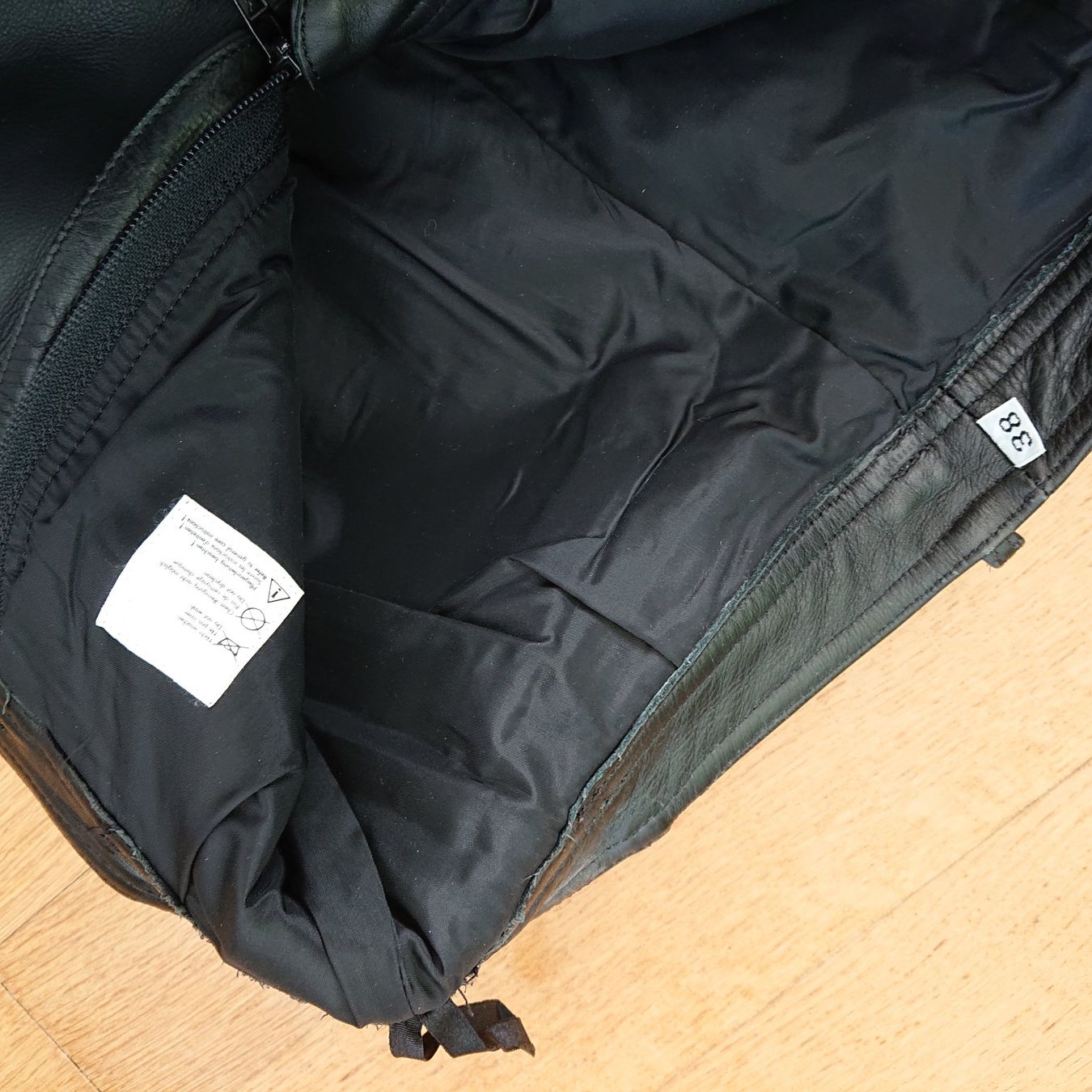 Pantaloni: Motorradhosen Leder schwarz Gr. 38 – Usato da Aarau venduto da kassandras 5