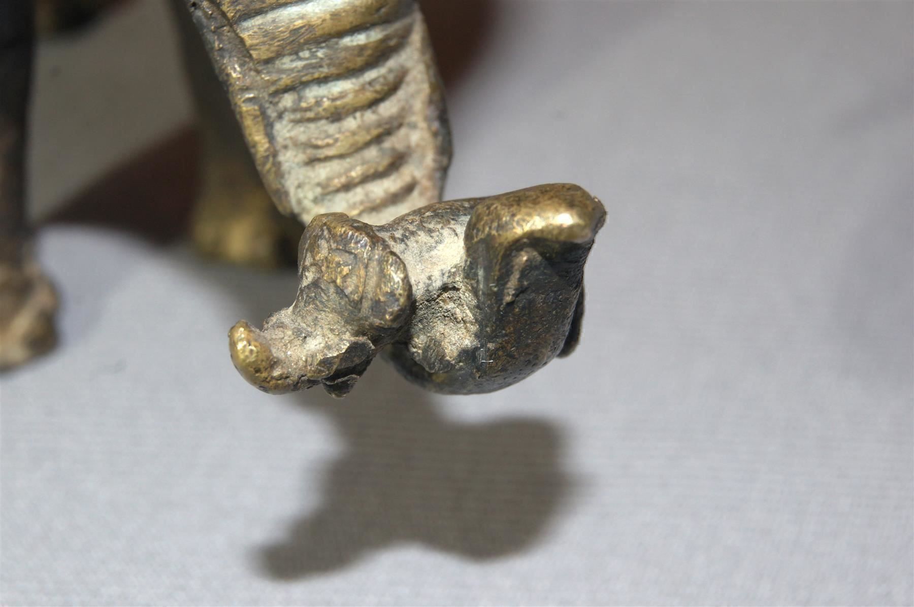Sculture & Statue: Bronze-Elefant mit bewaffnetem Reiter – Usato da Geroldswil venduto da ARTEFACTO 5