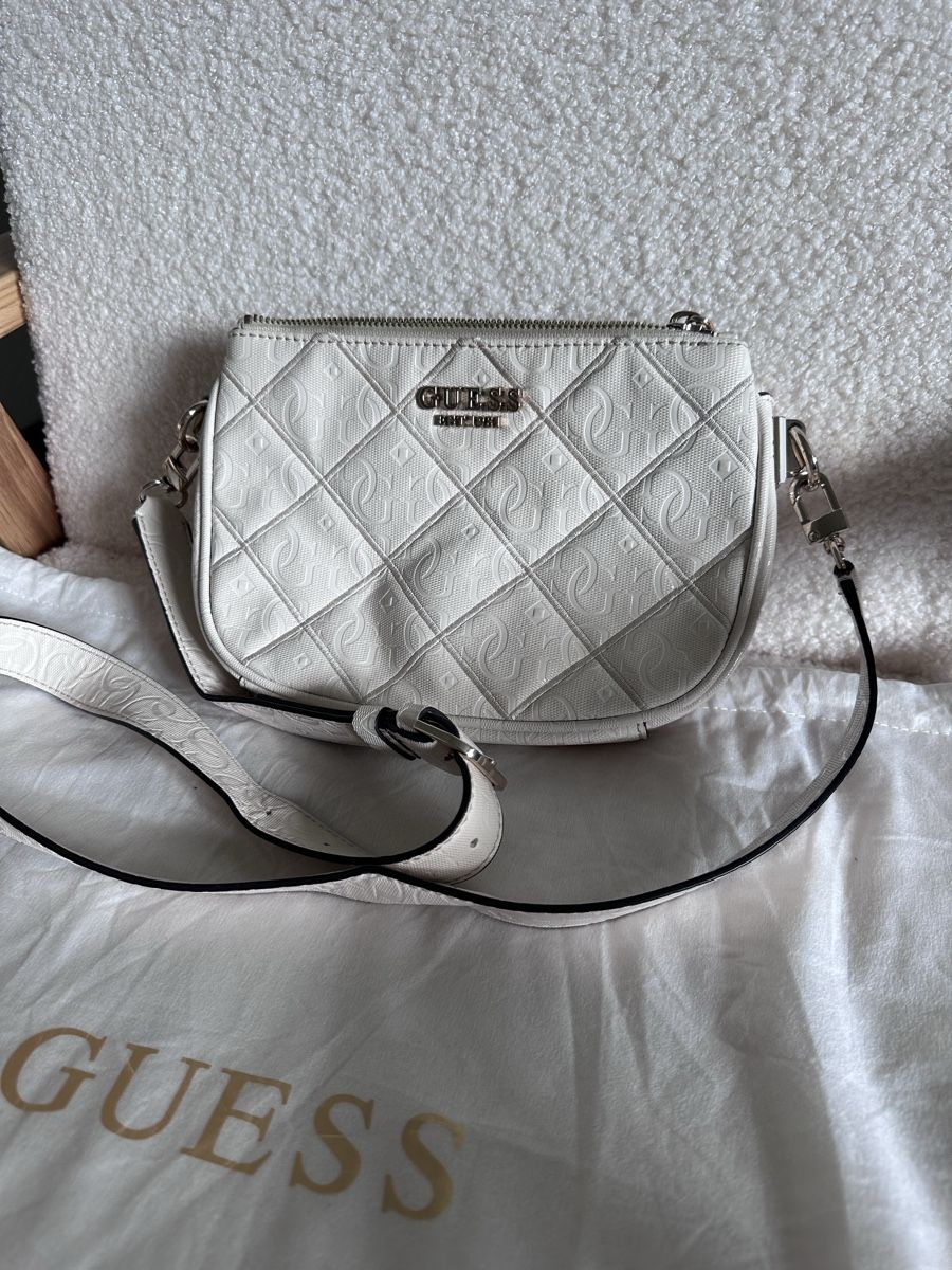 Guess Borse da donna: Guess Tasche – Nuovo (secondo la descrizione) da La Chaux-de-Fonds venduto da flawlessagata 2
