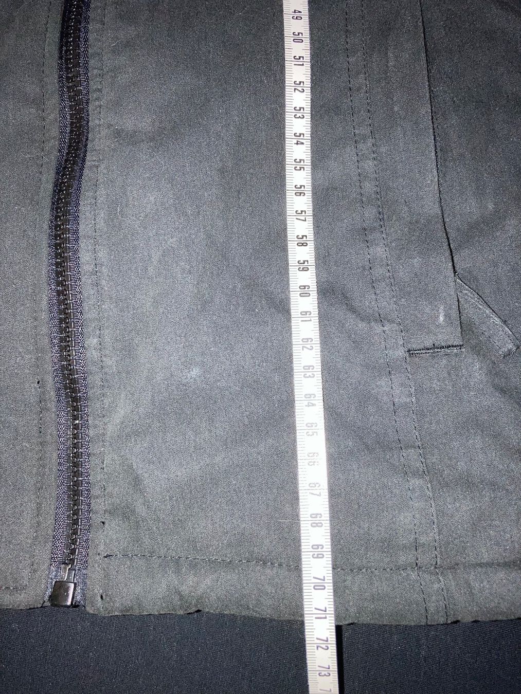 Giacche: Winterjacke schwarz schön warm Gr. L – Usato da Winterthur venduto da Arunasu 5