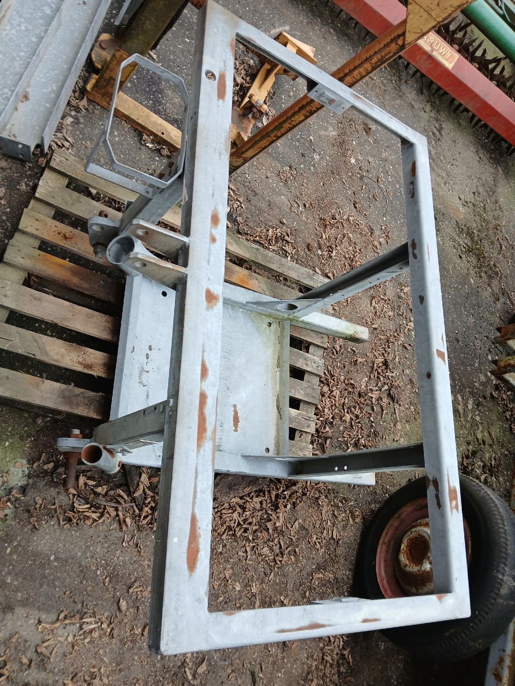 Tutte le macchine: 3- Punktchassis von Spritze verzinkt – Usato da Hohentannen venduto da Tosio6
