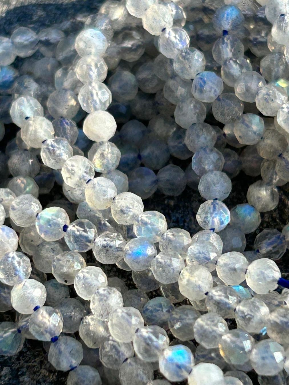 Pietre preziose: Strang echte facettierte labradorit Kugeln 2 mm – Nuovo e nell'imballaggio originale da Niederrohrdorf venduto da Ytobi 2