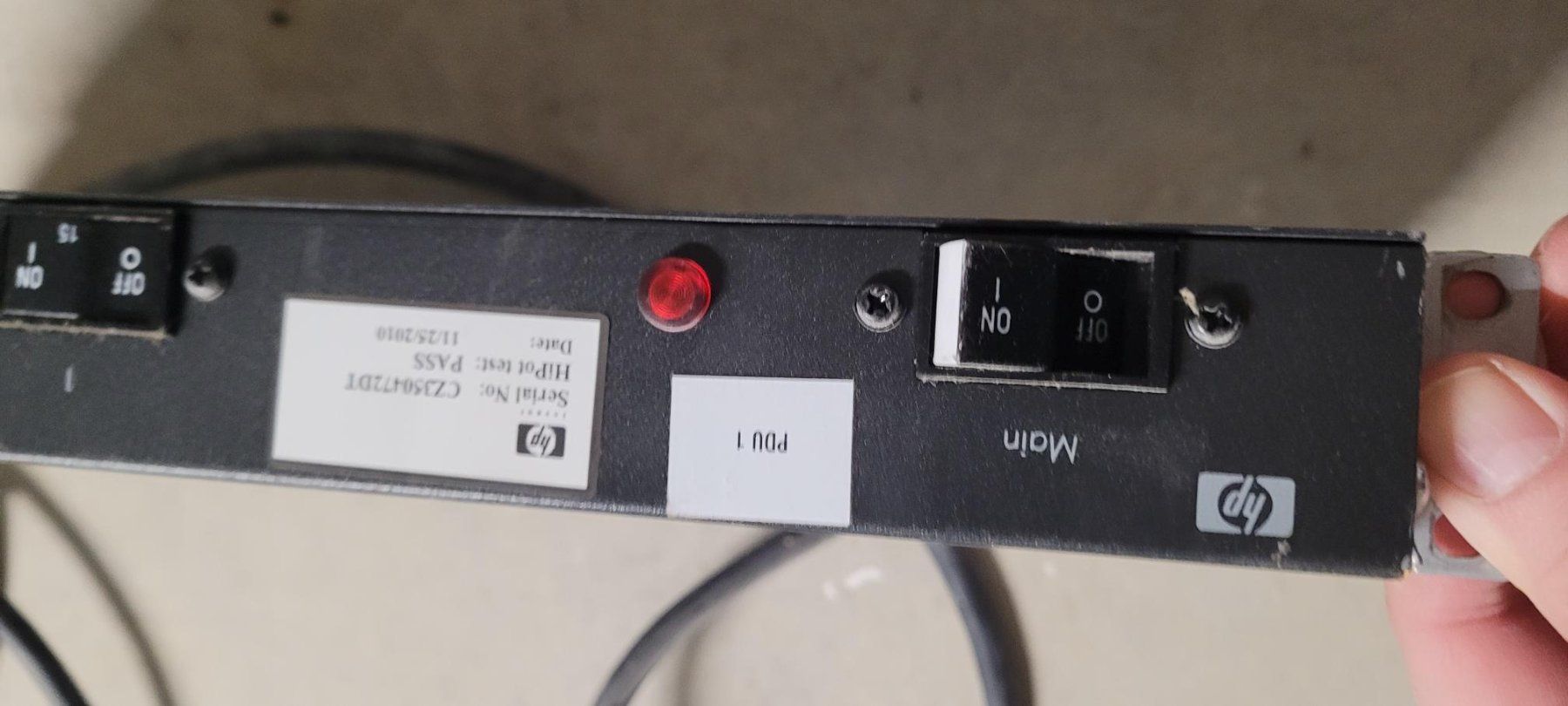 Hewlett Packard Alimentazione elettrica: HP PDU Stromverteiler rackmount 19 Zoll mit Schalter – Usato da Seon venduto da Meridiano 1