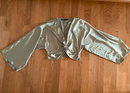 Elegante Zara Satinbluse S in Salbeigrün