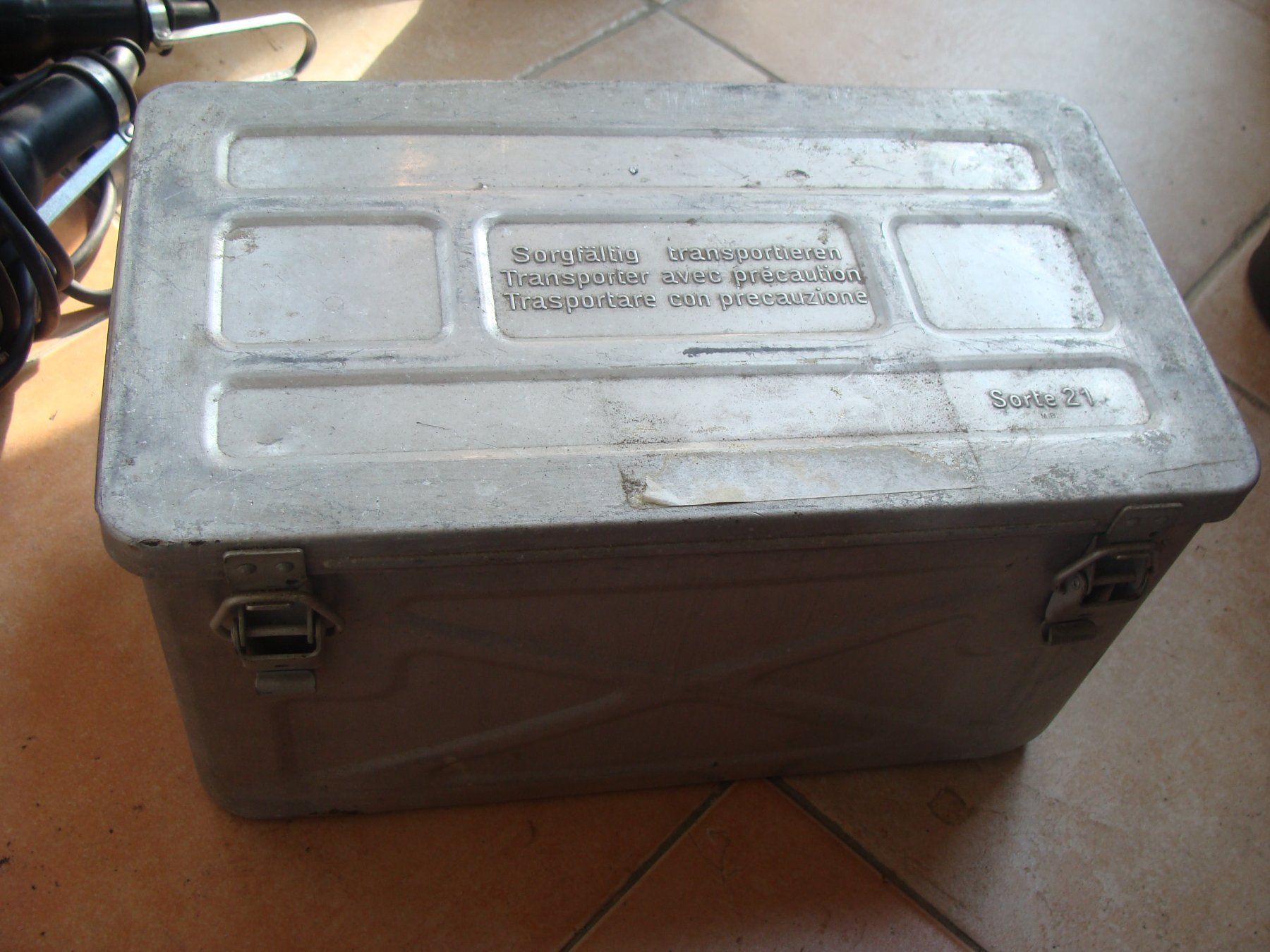 Attrezzatura & Pezzi di ricambio: Caissette aluminium d'armèe suisse – Usato da Cuarny venduto da hen_g7hn