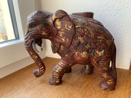 Antiker Elefant indische Holzfigur mit Gold verziert Sumatra