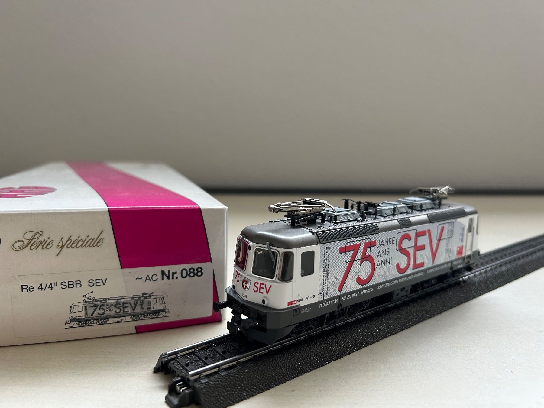 驚きの激安価格 II 4/4 Re E-Lok 088 HAG 11238 Acheter | H0 SEV Jahre 75 SBB 外国車輌