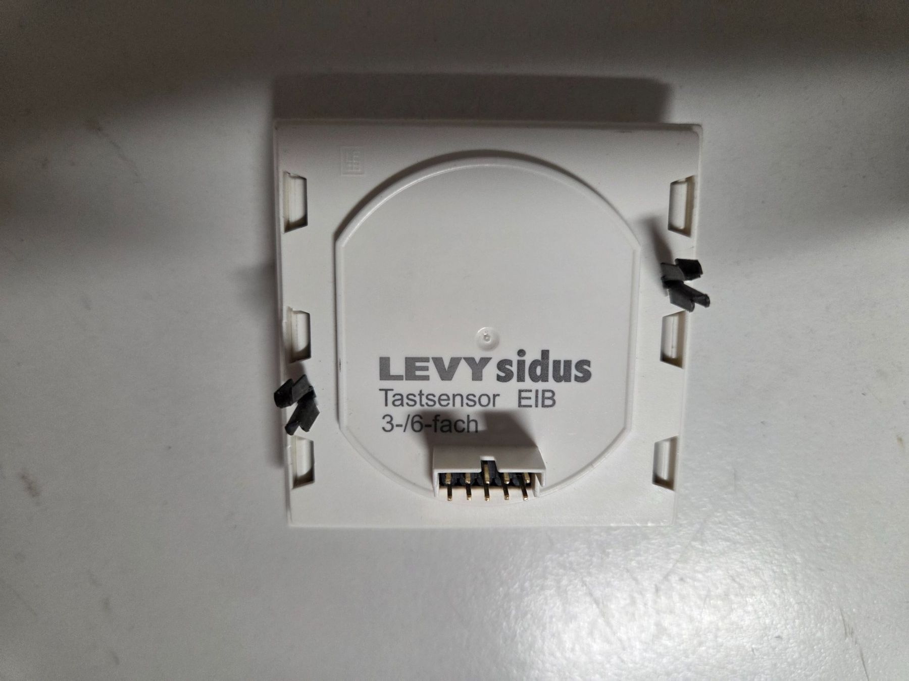 Interruttori: Levy sidus Universal-BUS Taster Tastersensor EIB 3-/6-fach – Usato da Zürich venduto da eymen20 1