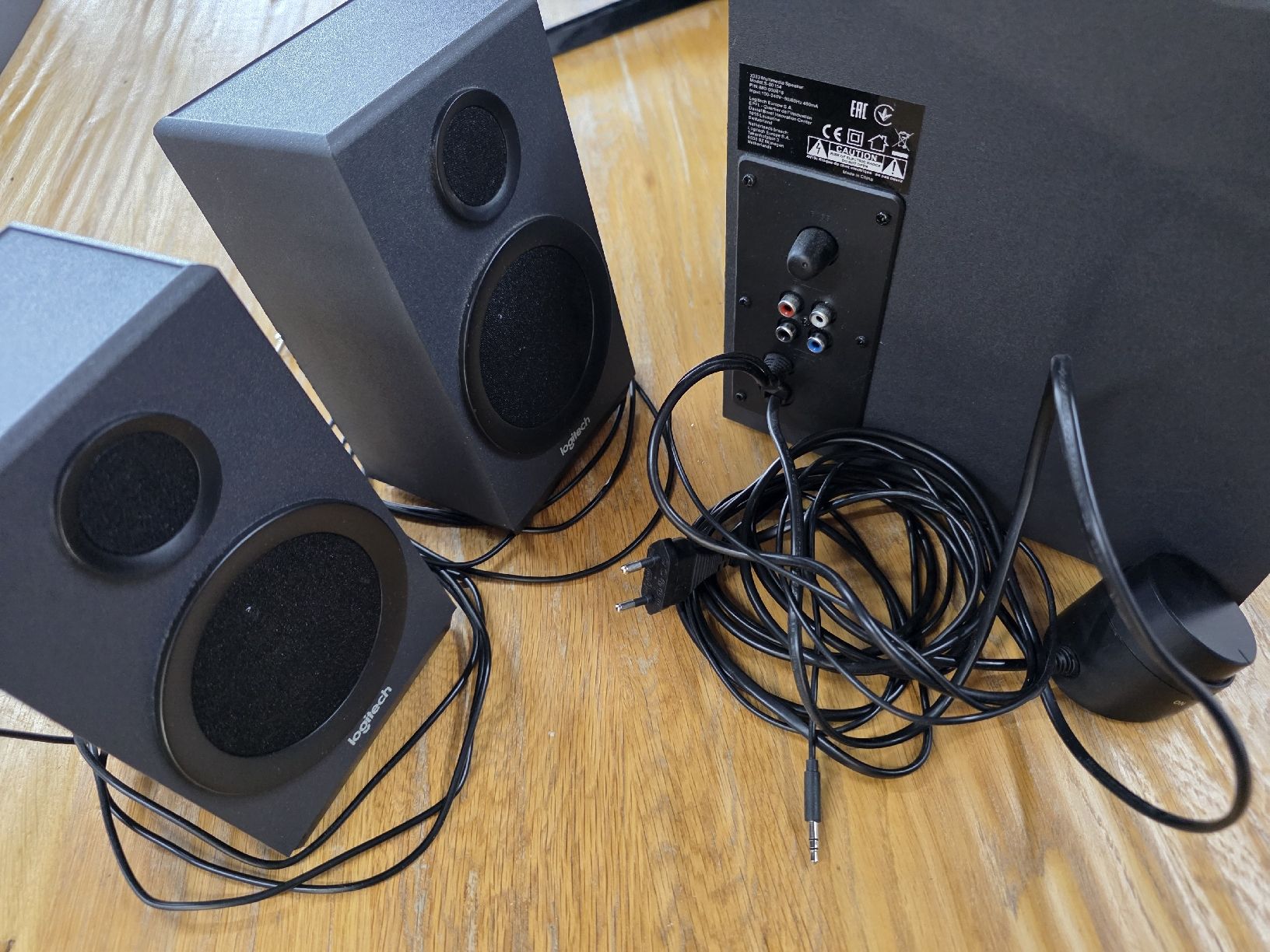 Logitech Haut-parleurs: Logitech Lautsprecher Set gebrauchter Zustand – D'occasion à Egg b. Zürich par Moritz8132 1