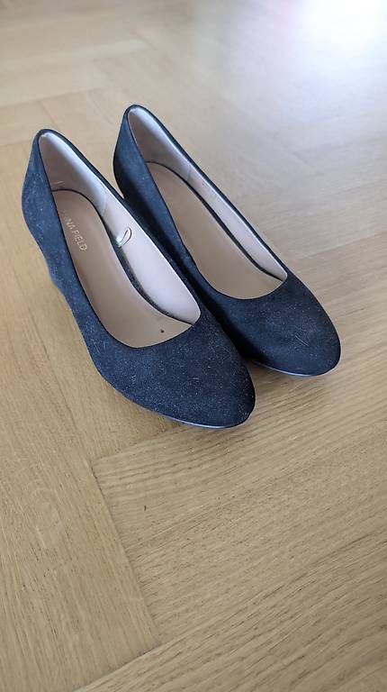 Scarpe da donna: Chaussures à talons noires  – Usato da Fribourg venduto da hff_5c7l