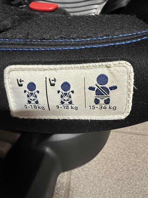 Chicco Auto-Kindersitze: Vendo seggiolino auto Chicco – Gebraucht aus Aldesago von giovanna1982 1