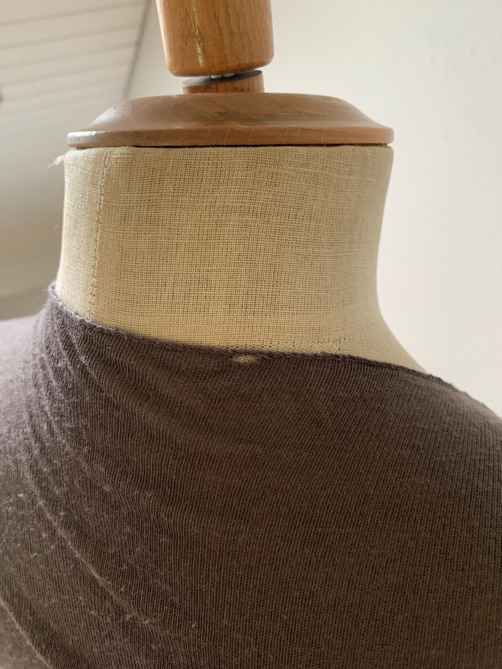 Pulls & Sweat-shirts: Graues Jäckchen Gr. M – D'occasion à Ennetbaden par usemiste 2