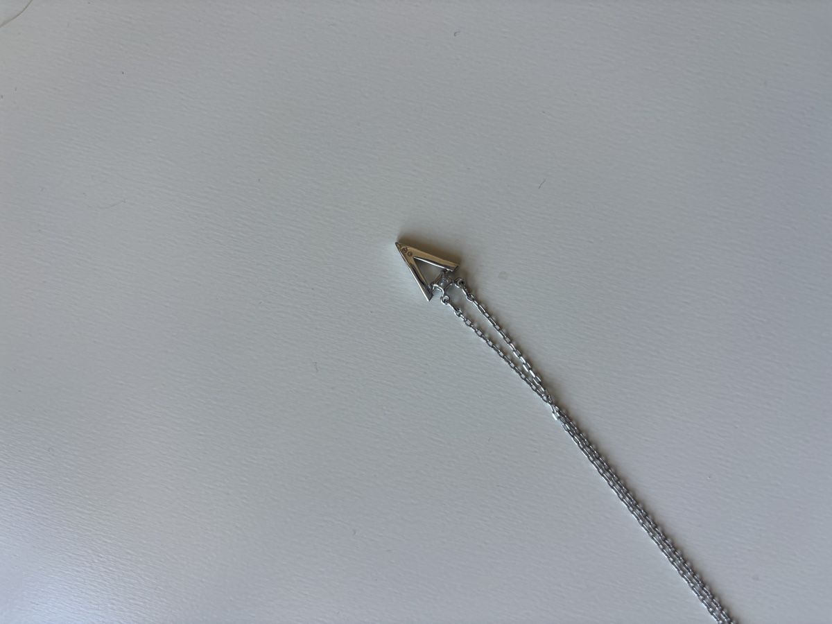 Swarovski Catenine: Collier Swarovski pendentif triangle argenté – Nuovo (secondo la descrizione) da Genève venduto da Estelle_gig 3
