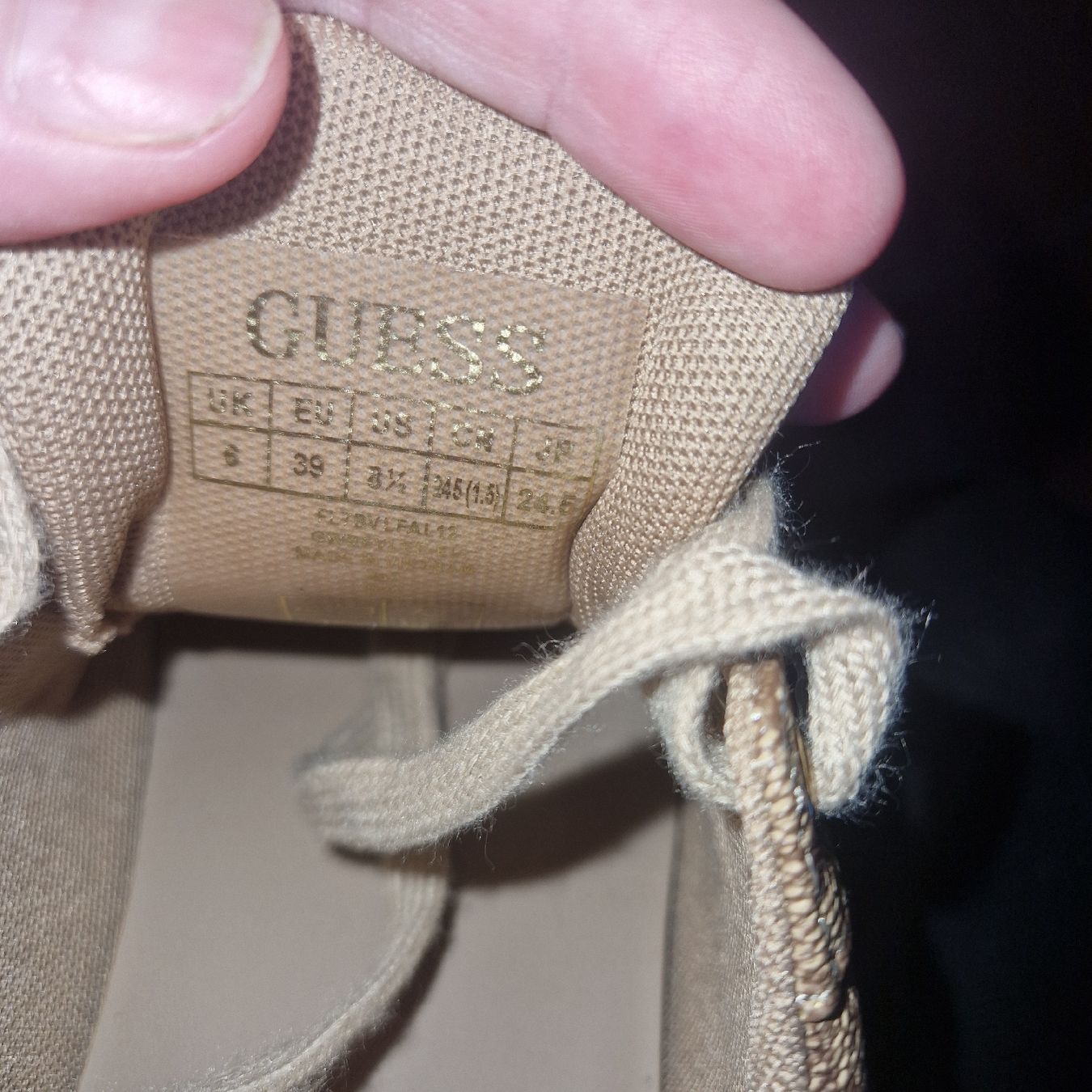 Guess Damenschuhe: Guess Damen Schuhe – Gebraucht aus Leuggern von _naadiine3e_ 4