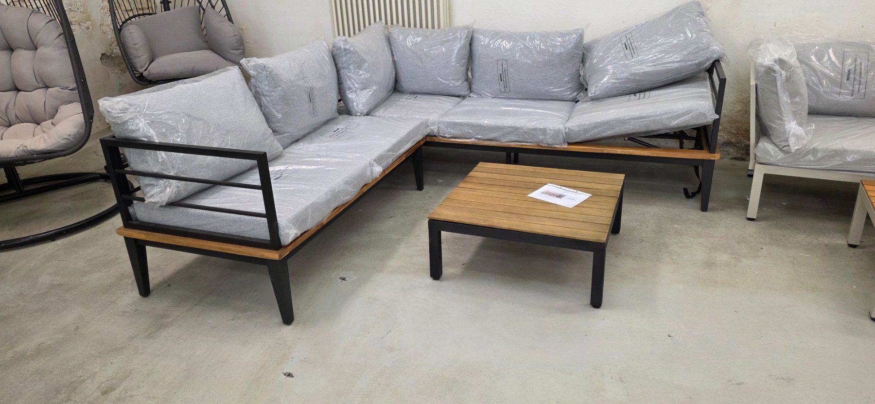 Divani: Gartenlounge neu – Nuovo e nell'imballaggio originale da Lützelflüh-Goldb venduto da Rampenverkauf_72_ 1