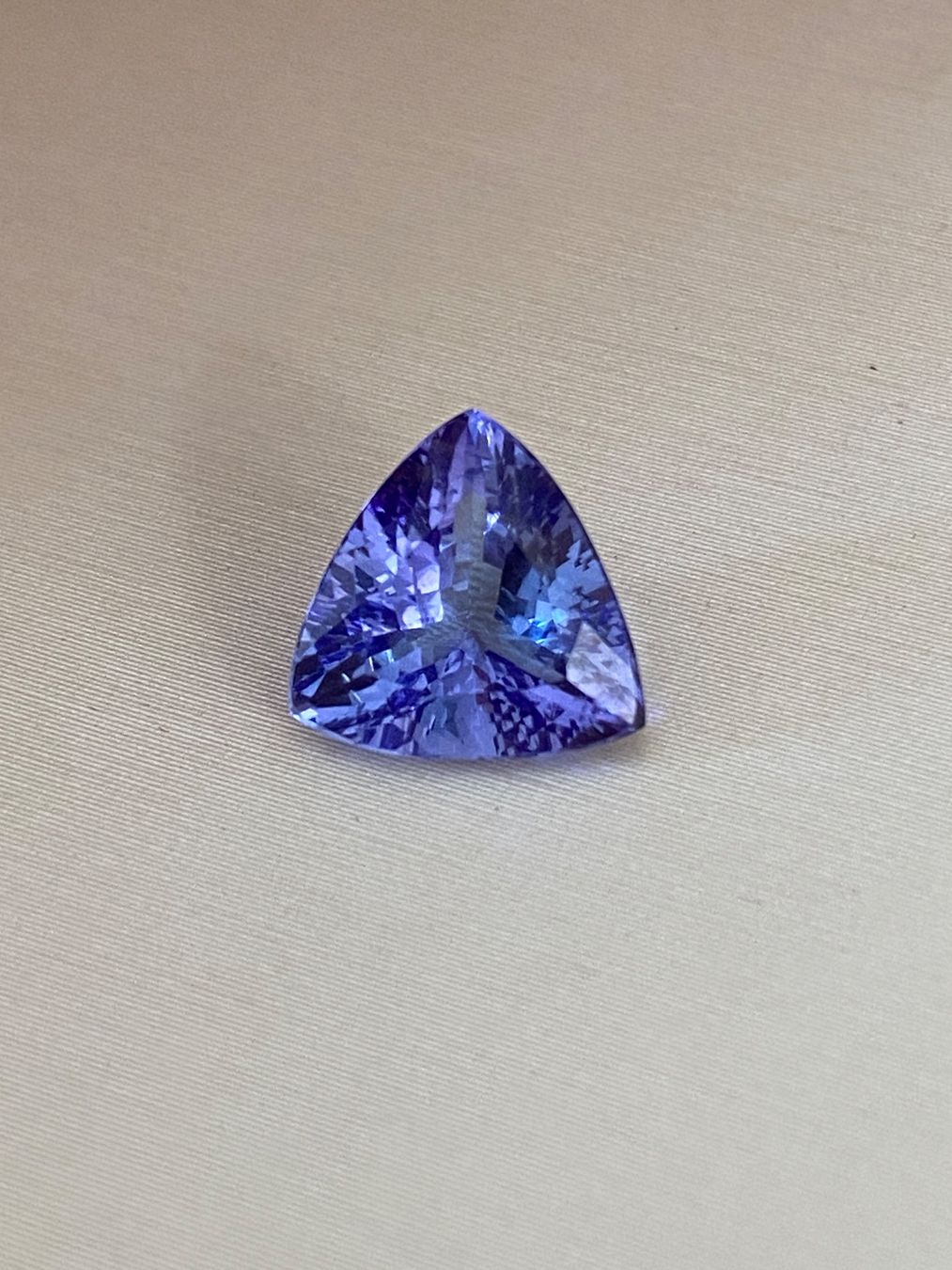 Edelsteine: Tansanit 2.75ct – Neu und originalverpackt aus Sarnen von catnini