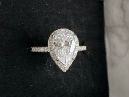 Ring mit Zirkonia neu mit Box