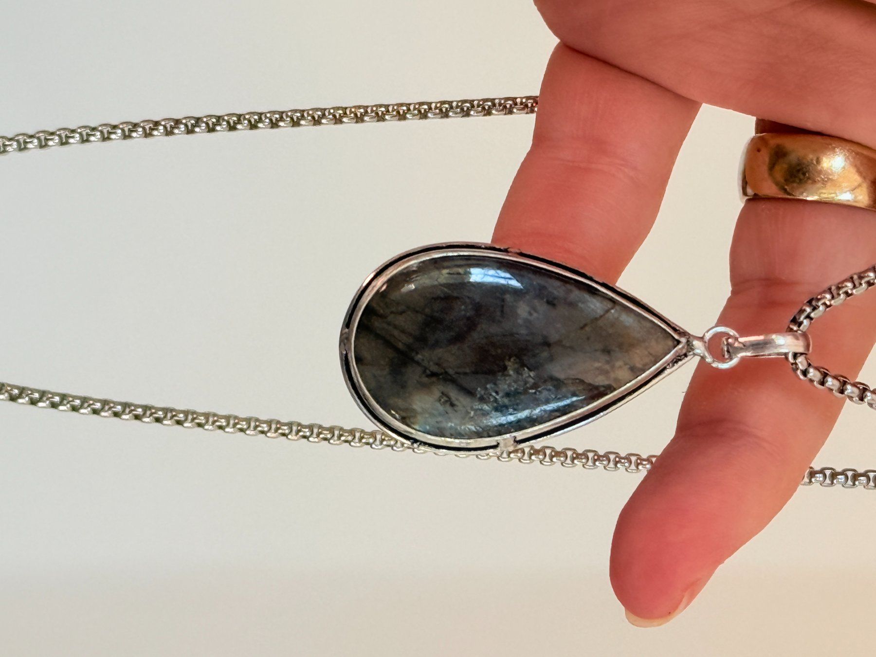 Ketten: Collier avec Labradorite – Neu und originalverpackt aus Genève von AWWA 4