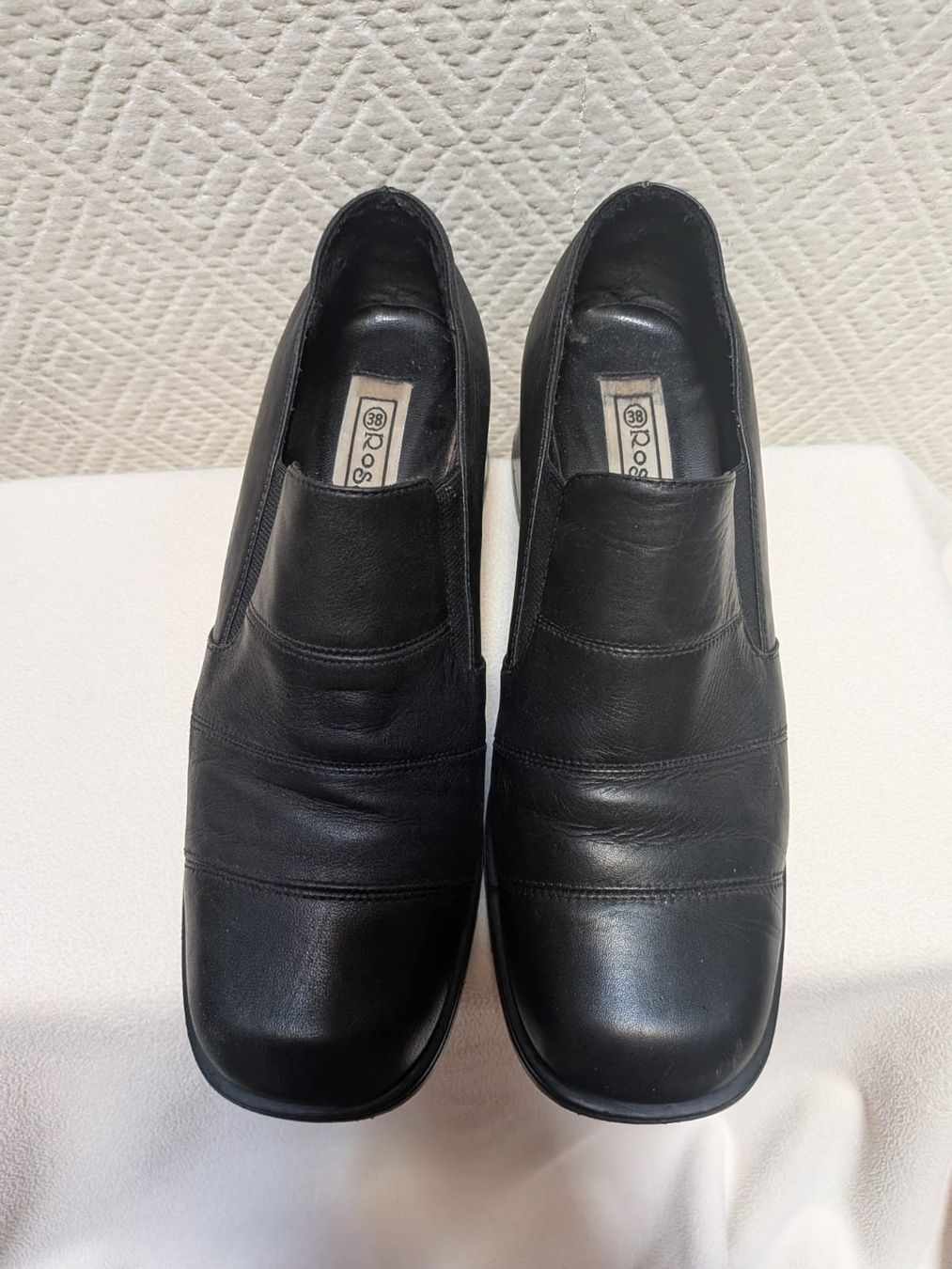 Damenschuhe: Schwarzer Rossini Schuh Style Square Toes, Gr. 38 – Gebraucht aus Buochs von and_25zf 2